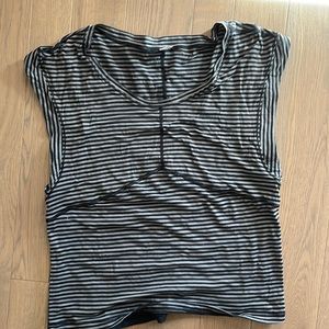 New condition Lululemon tee
